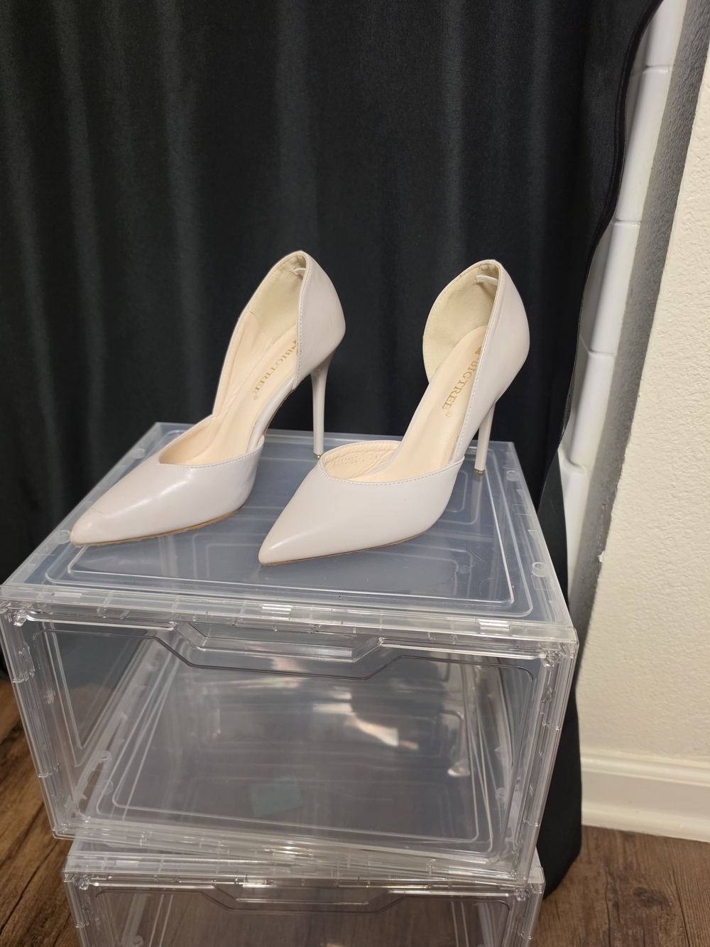 Pointed Stiletto Pumps